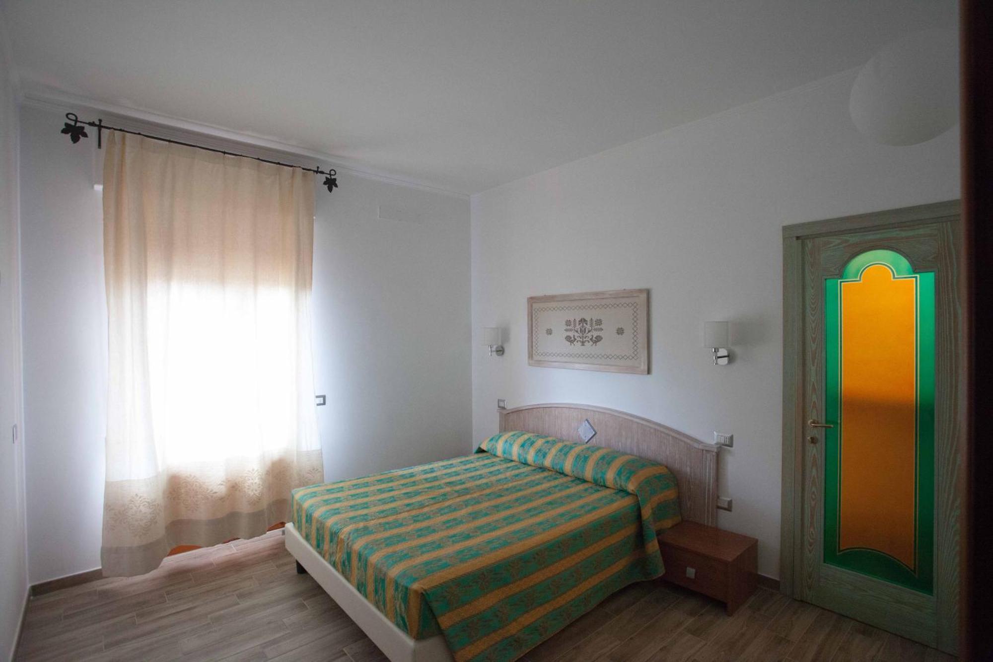 Locanda Degli Artisti Tortoli Ngoại thất bức ảnh