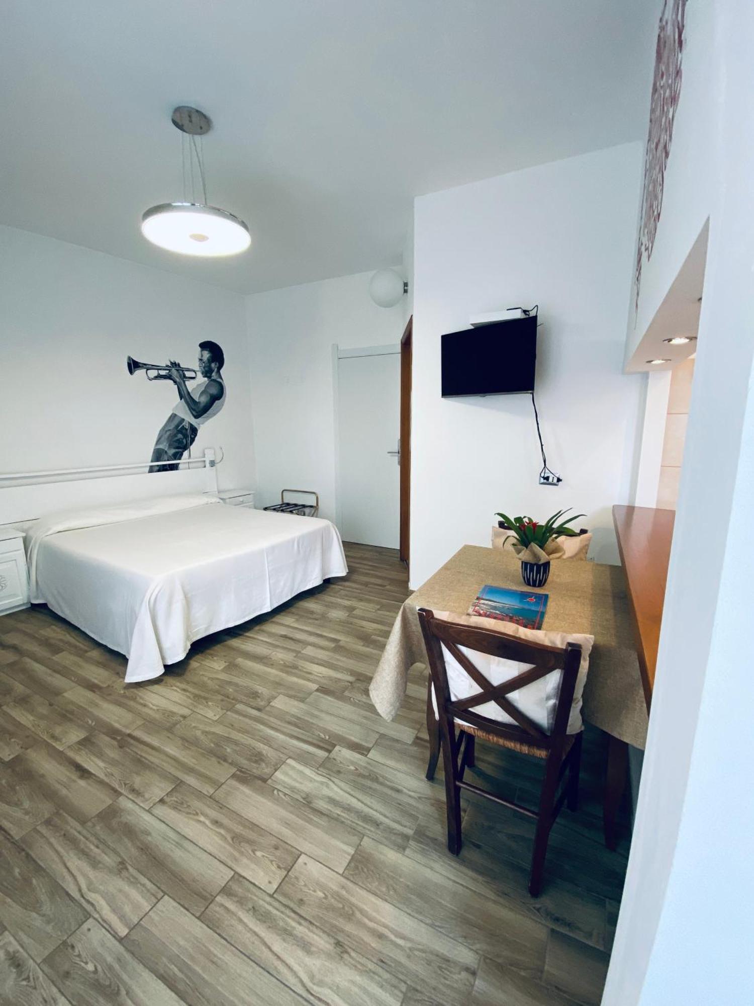 Locanda Degli Artisti Tortoli Ngoại thất bức ảnh