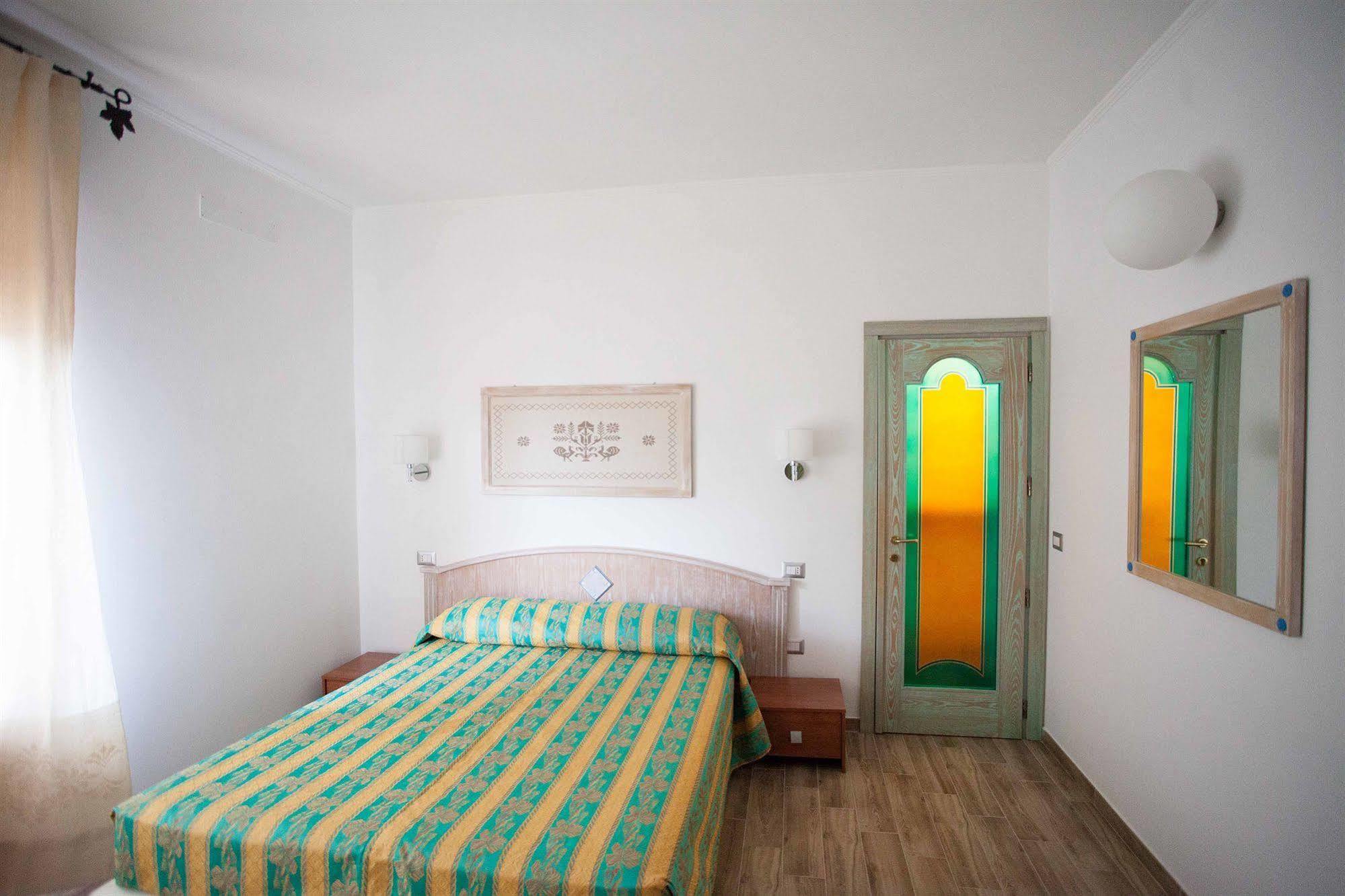 Locanda Degli Artisti Tortoli Ngoại thất bức ảnh