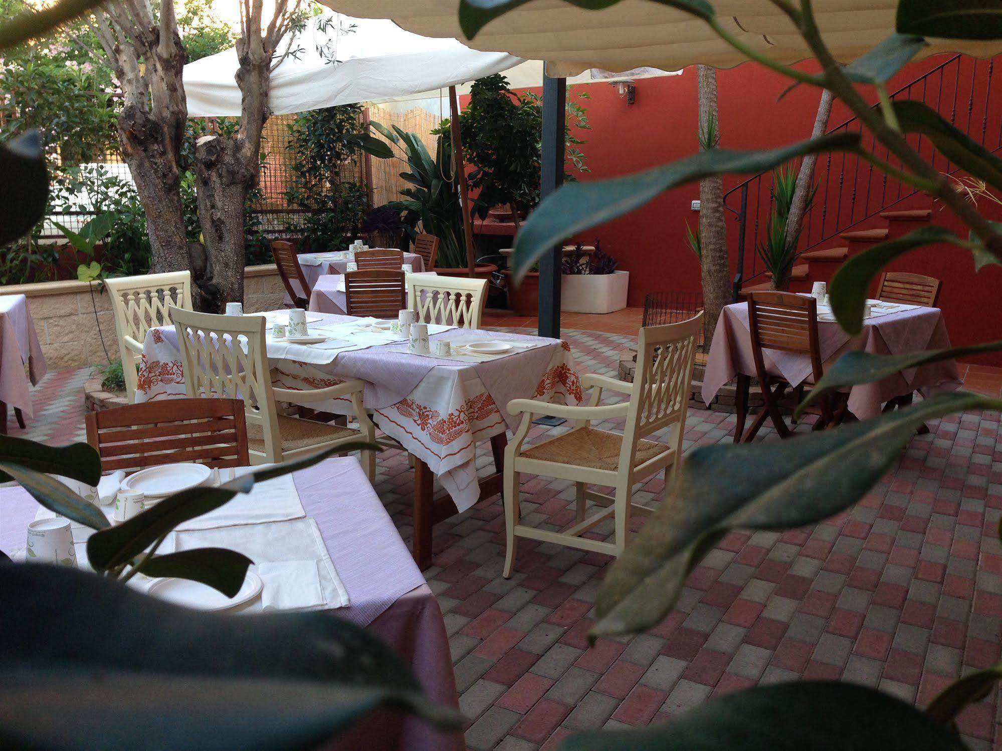 Locanda Degli Artisti Tortoli Ngoại thất bức ảnh