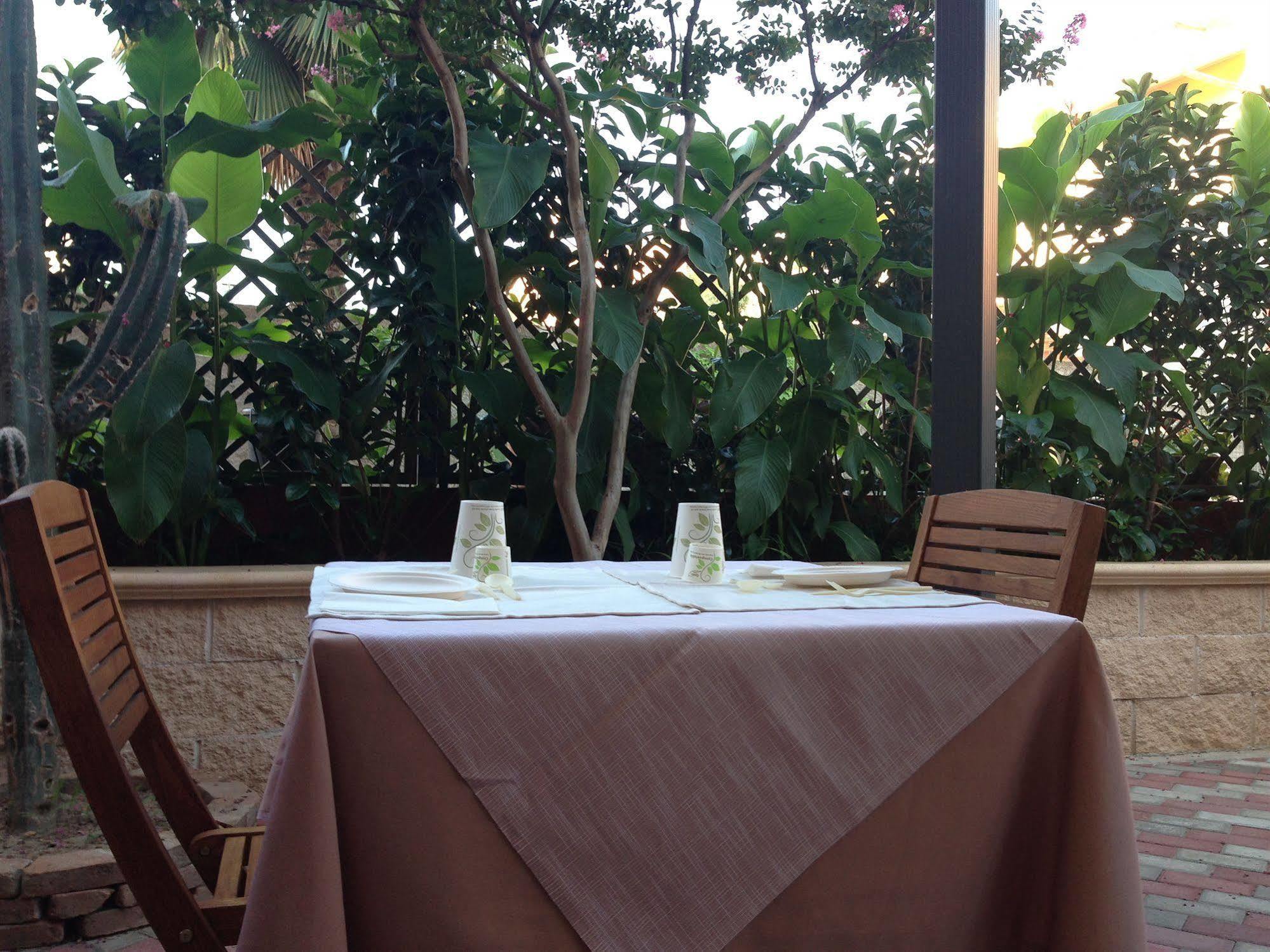 Locanda Degli Artisti Tortoli Ngoại thất bức ảnh