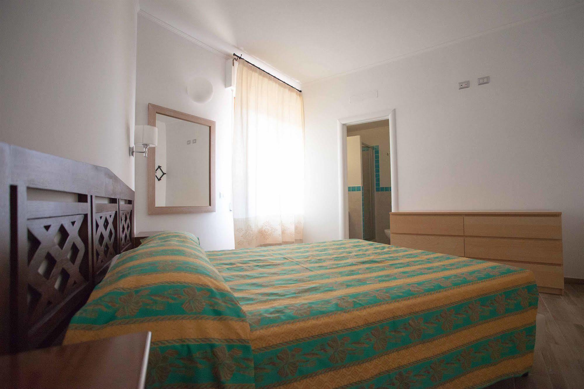Locanda Degli Artisti Tortoli Ngoại thất bức ảnh
