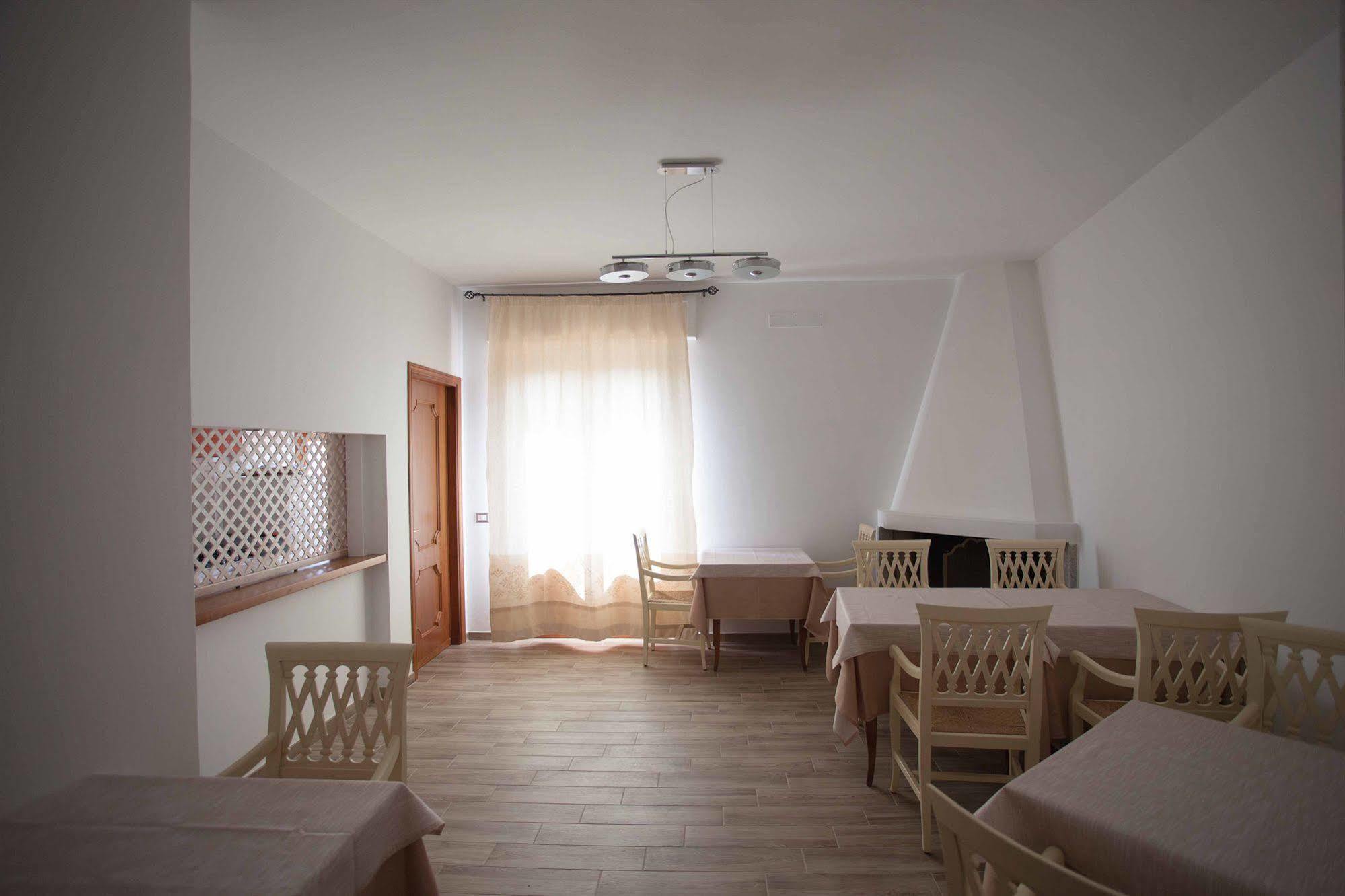 Locanda Degli Artisti Tortoli Ngoại thất bức ảnh